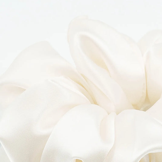 Snowy - Silk Scrunchie